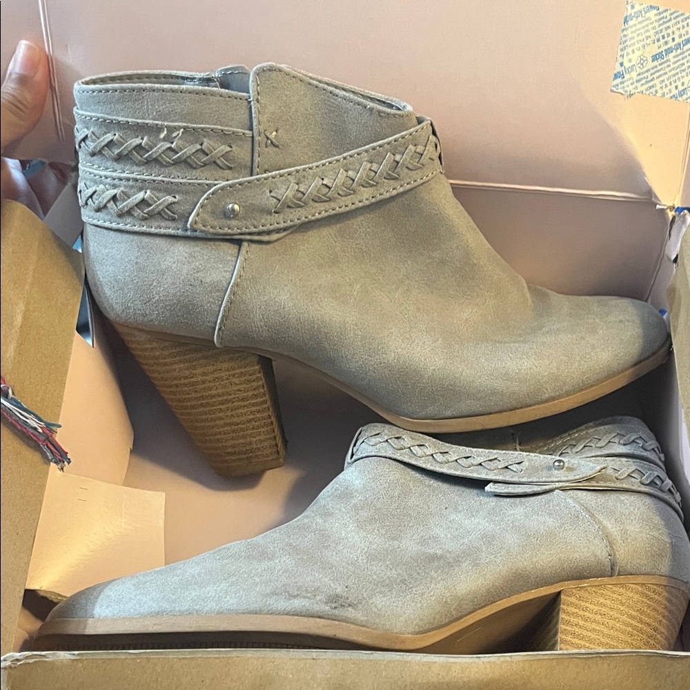 Women's Gray Ankle Boots